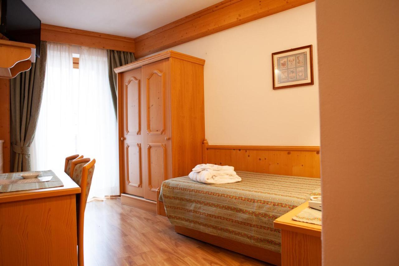 Hotel Posta Forni di Sopra Exterior photo